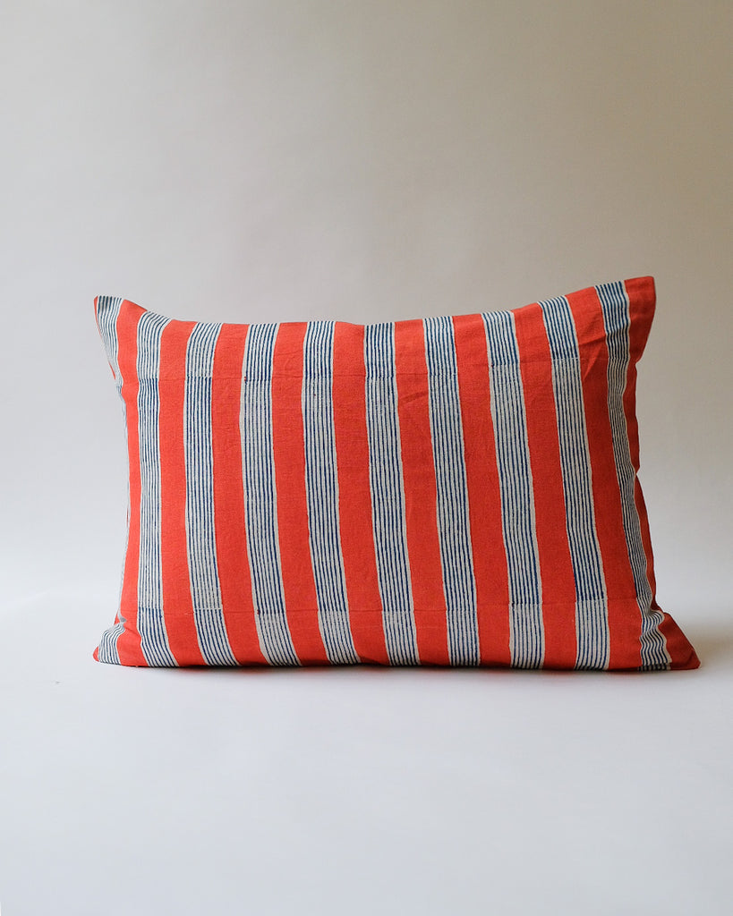 Indu - Hand Block-printed Linen Pillowcase (Rojo)