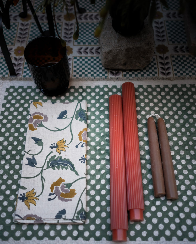 Tablescape Edit 5 - The Garden Trellis (Copy)